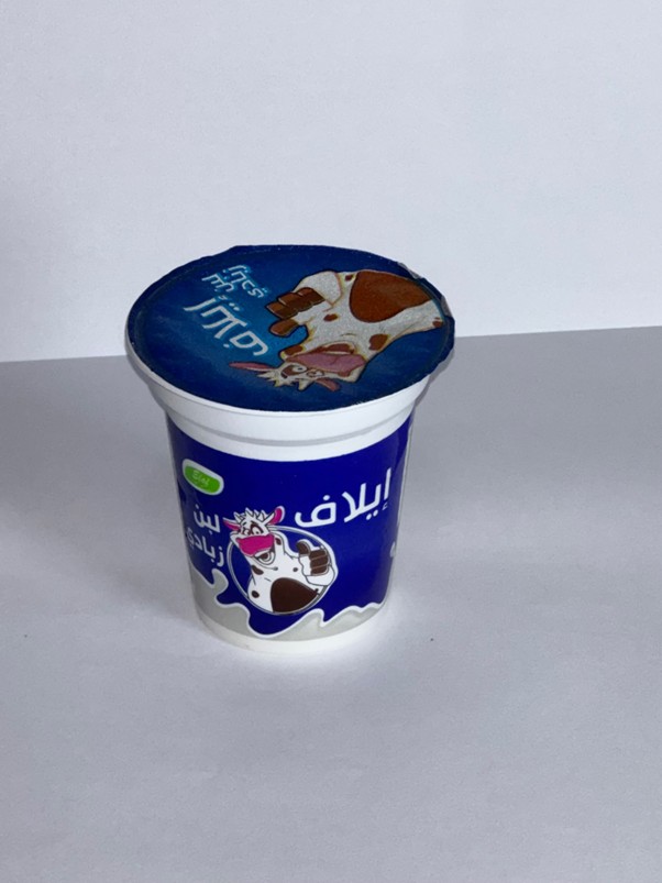 لبن زبادي بالفراولة